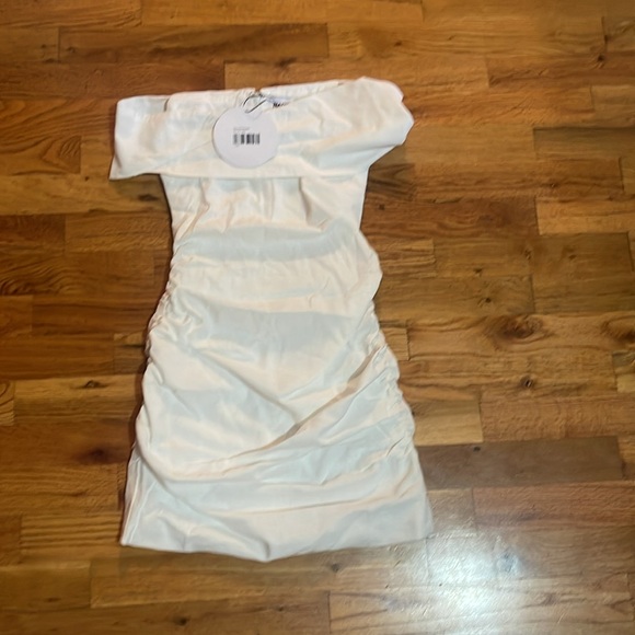 NWT Princess Polly Marcia mini dress white size 0.  Off the shoulder - Picture 4 of 8